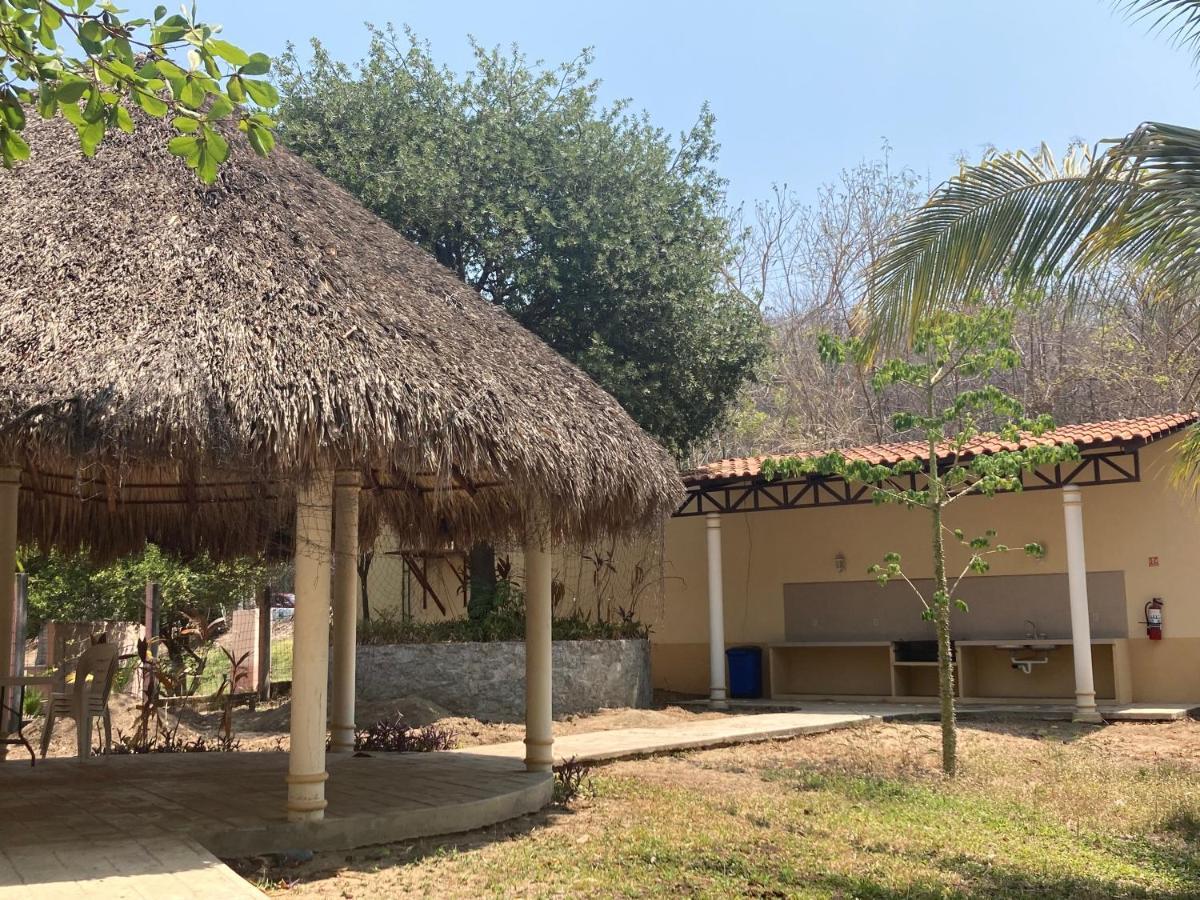 El Colorín, a condo in the heart of Huatulco Santa Cruz Huatulco Exterior foto